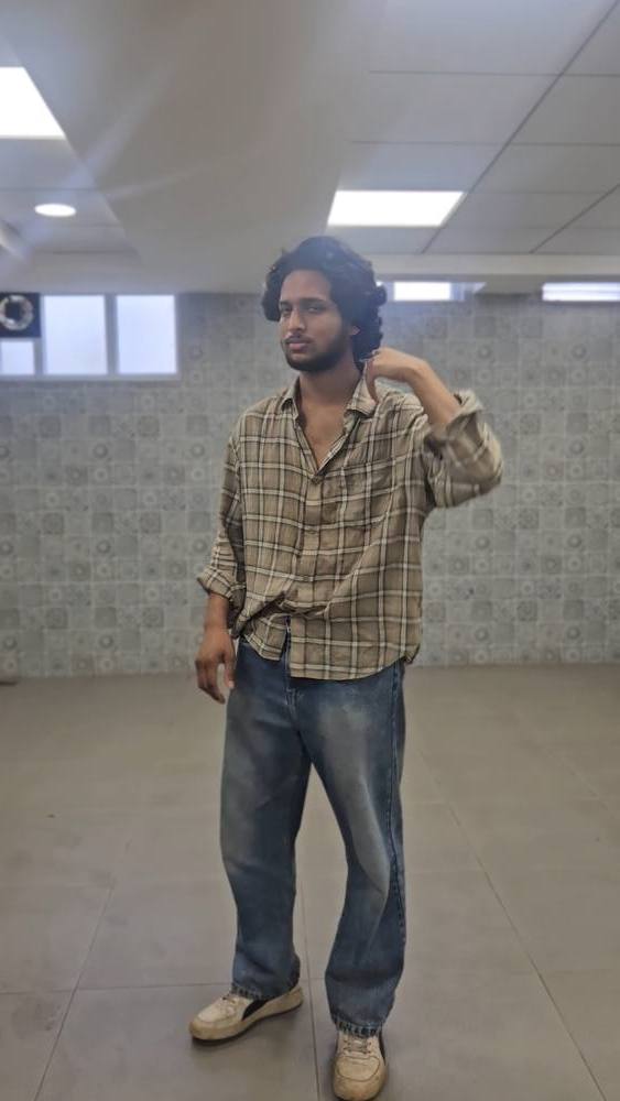 mukesh actor mass pose